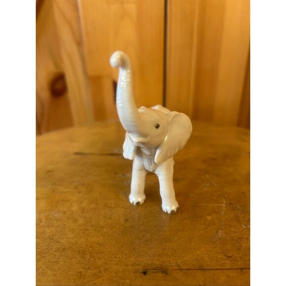 Lenox Ivory Porcelain Elephant Figurine Trunk Up Gold Accent (5618) - Picture 2 of 7